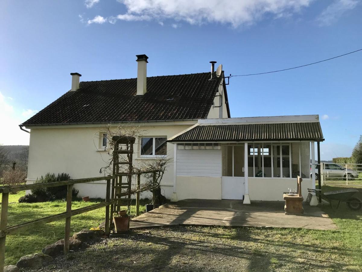 Gite Cottage Chaleureux En Pleine Campagne Vue Sur Les Monts Et Forets Et Le Chateau De Carrouges מראה חיצוני תמונה